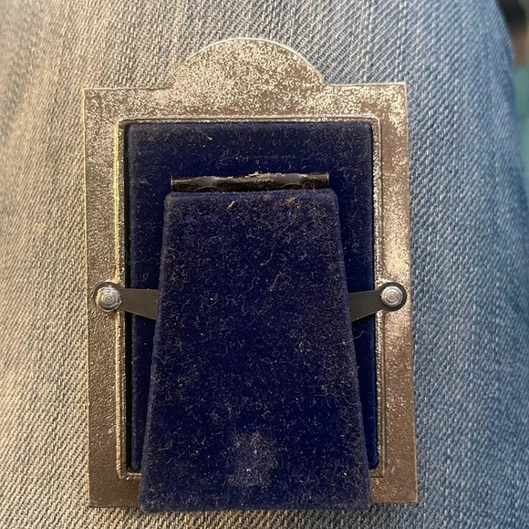 Philip Whitney ltd cast metal silver finish 2x3” frame. - Picture 3 of 3